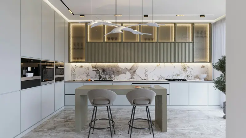 Cozinha moderna com bancada, móveis lacados e iluminação embutida